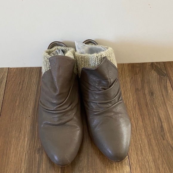 Aldo Shoes - Aldo Grey Leather Mules